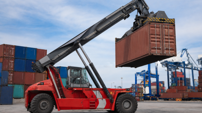 Reach-Stacker